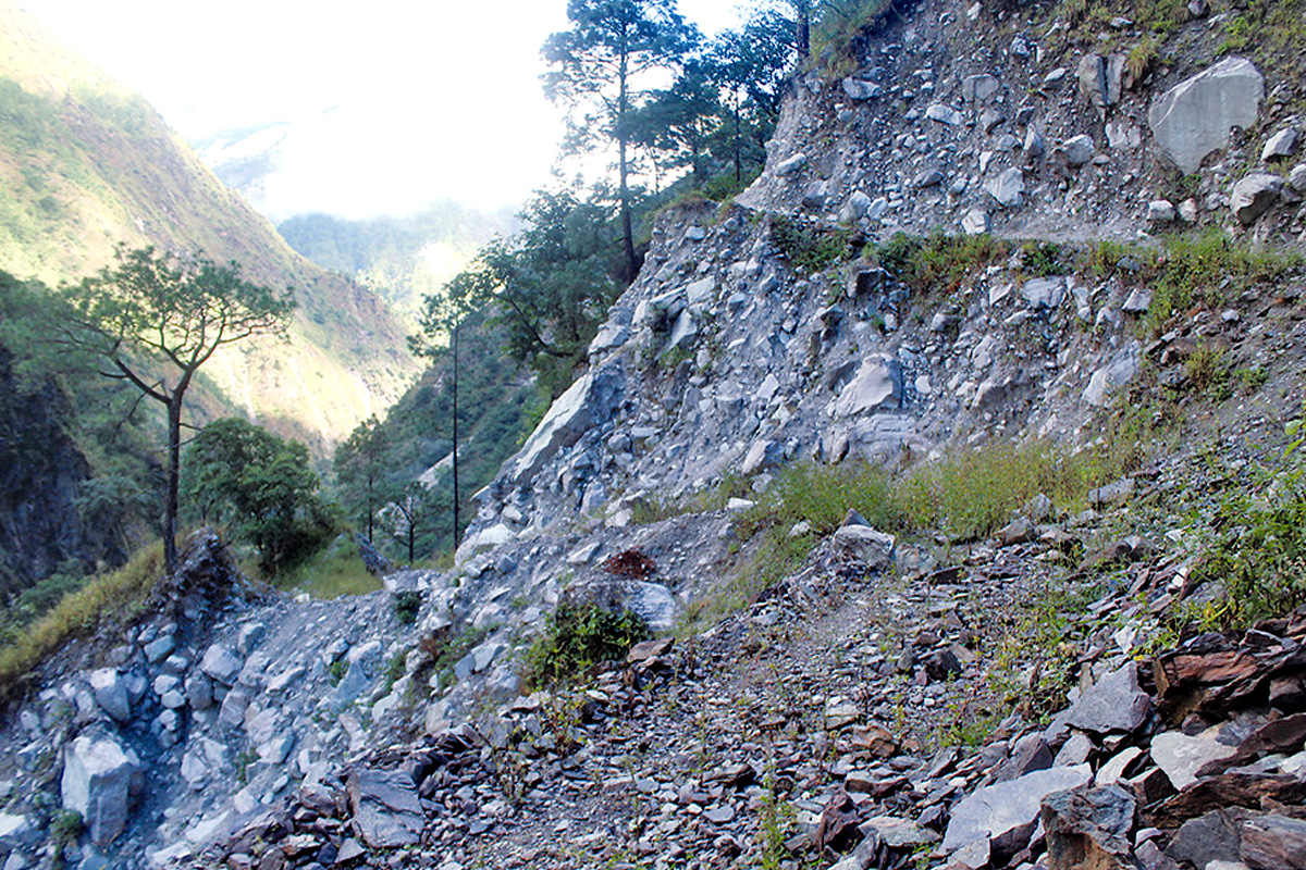 पहराले सडक निर्माणमा अवरोध